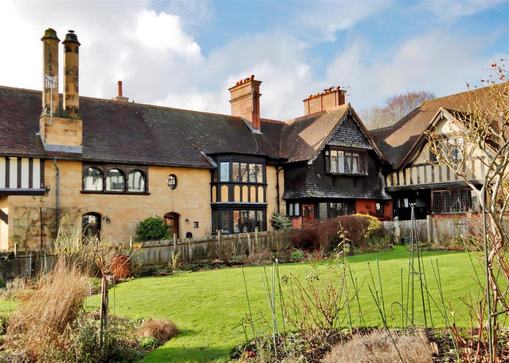 Main image of property: The Green, Leigh, Tonbridge