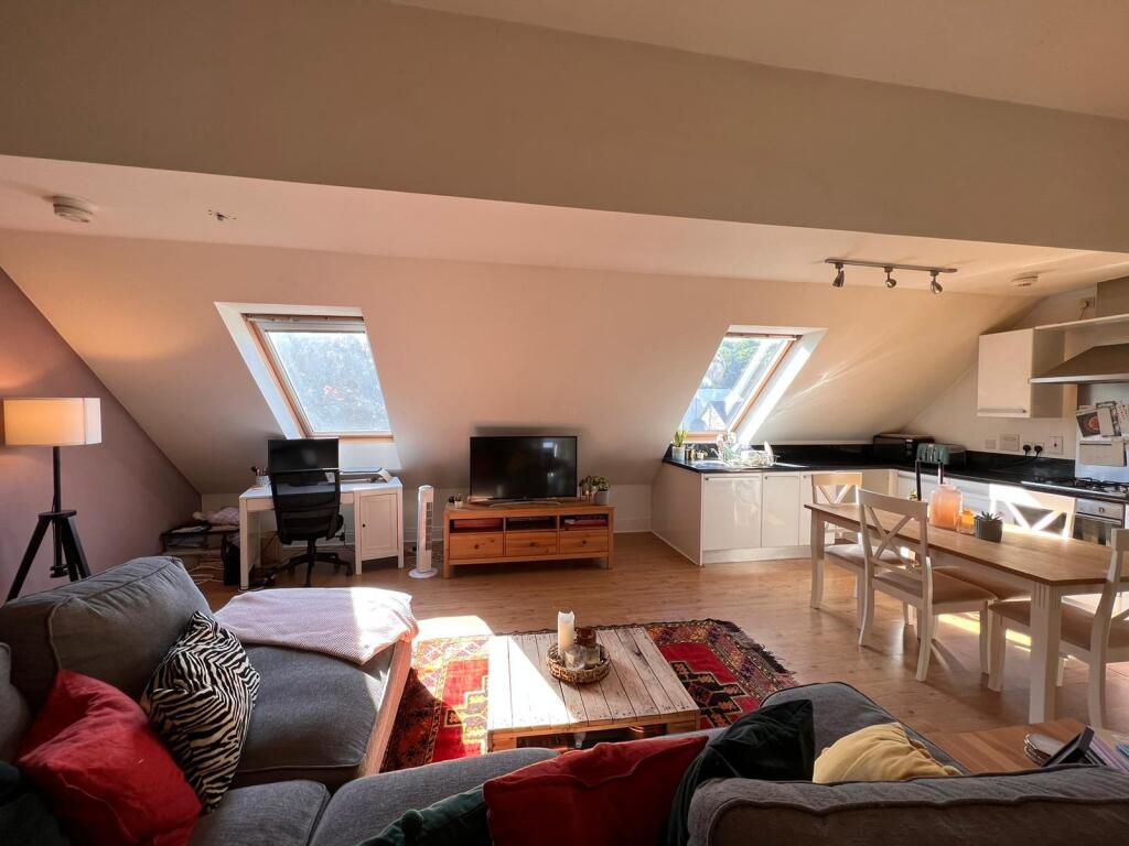 Apartment in Leeds - View 3