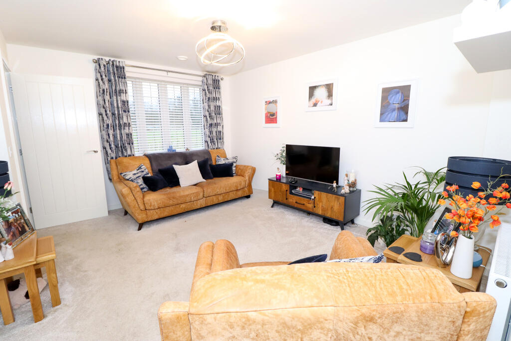 Jute Crescent, St. Neots, Cambridgeshire photo 3