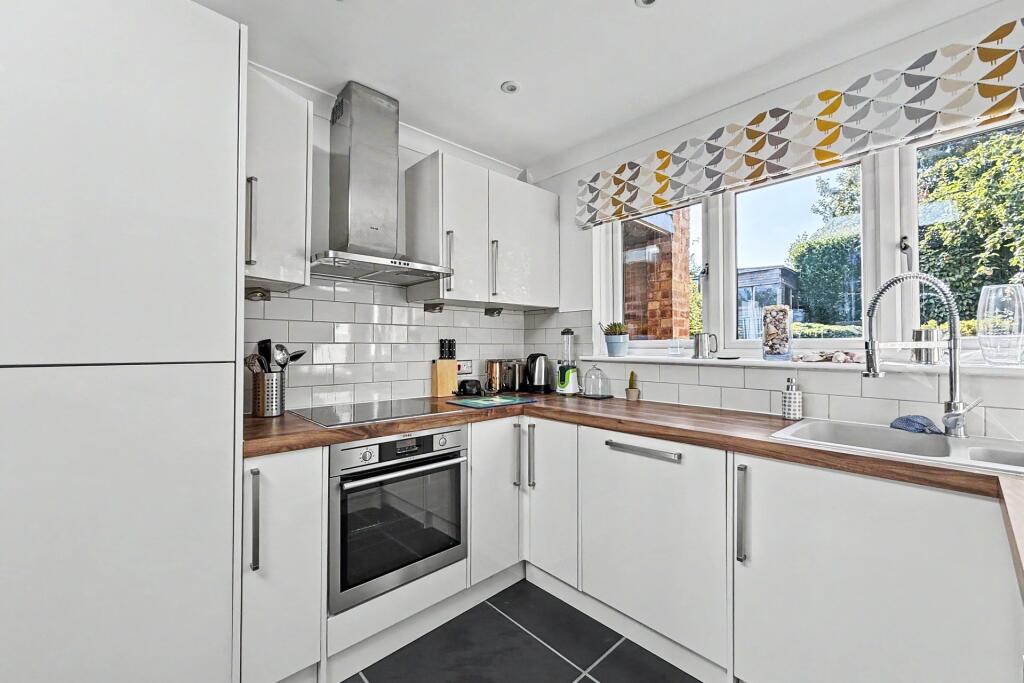 House in Southampton - More