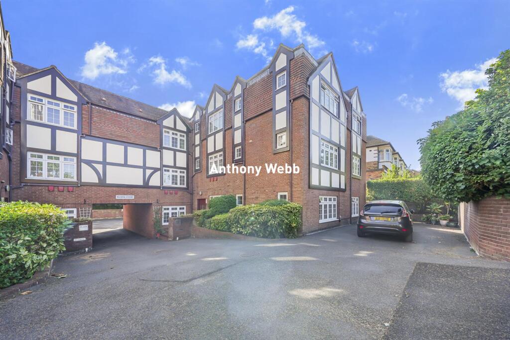 Apartment in London - View 2