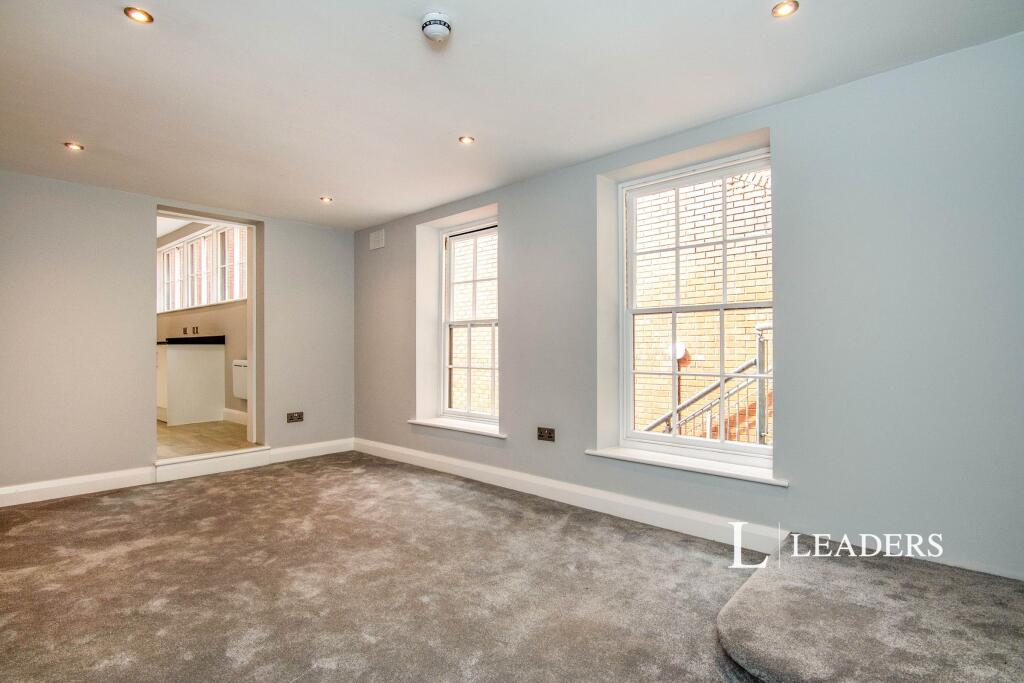 Apartment in Worcester - View 4
