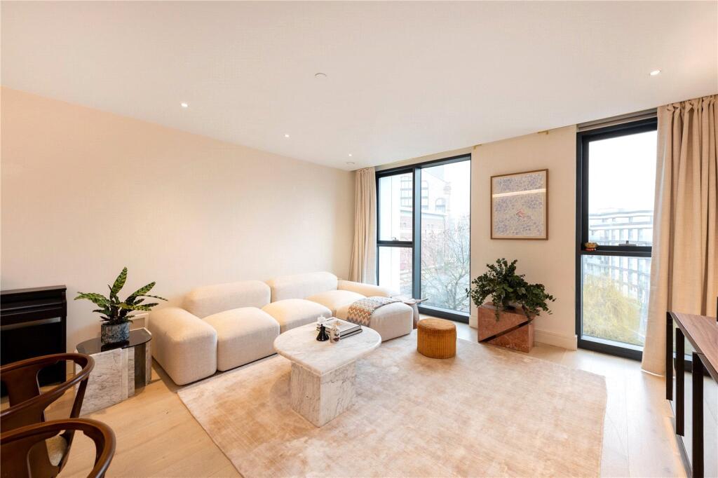 1-bed flat on Lighterman Towers, 1 Harbour Avenue, Chelsea, London, SW10, £1,050,000