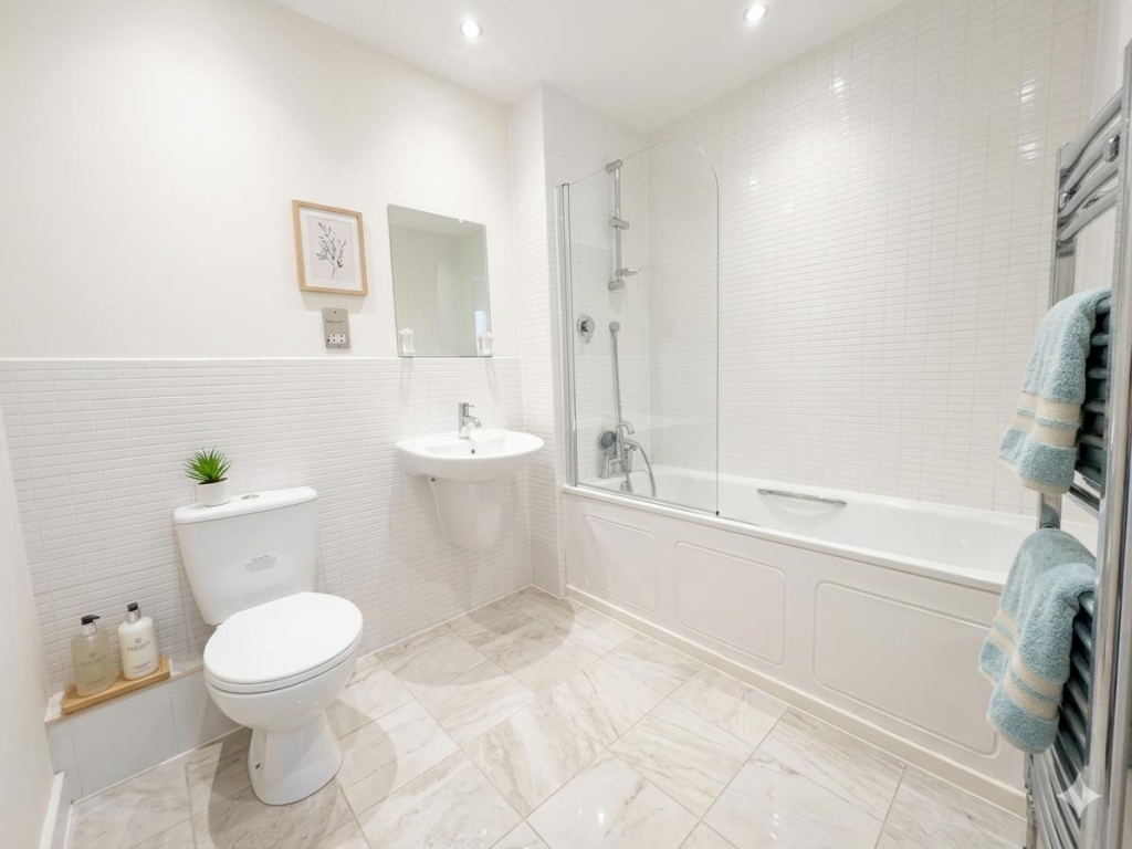 Apartment in Gosport, Hampshire - View 4