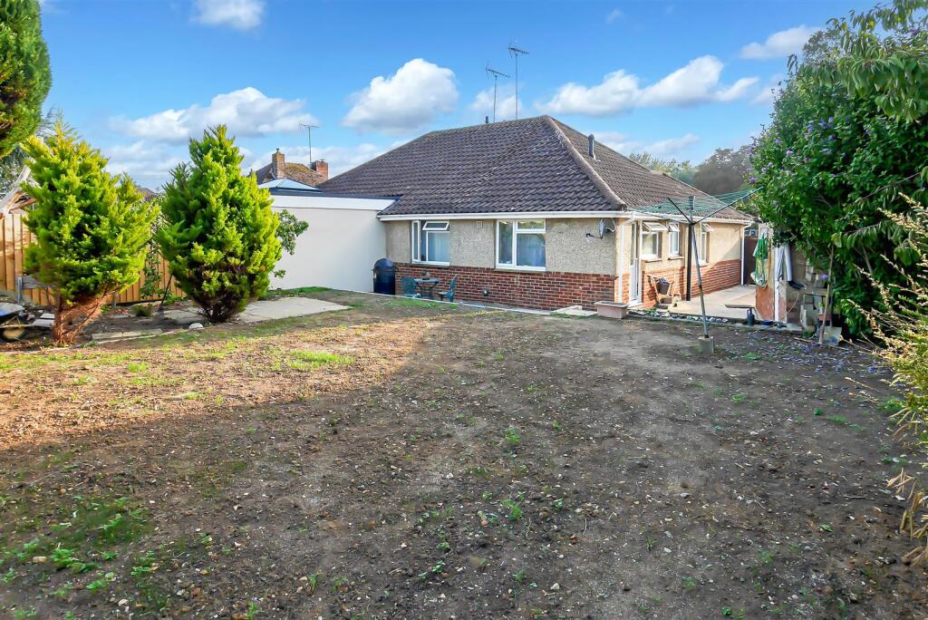 Hearnfield Road, Wick, Littlehampton photo 2