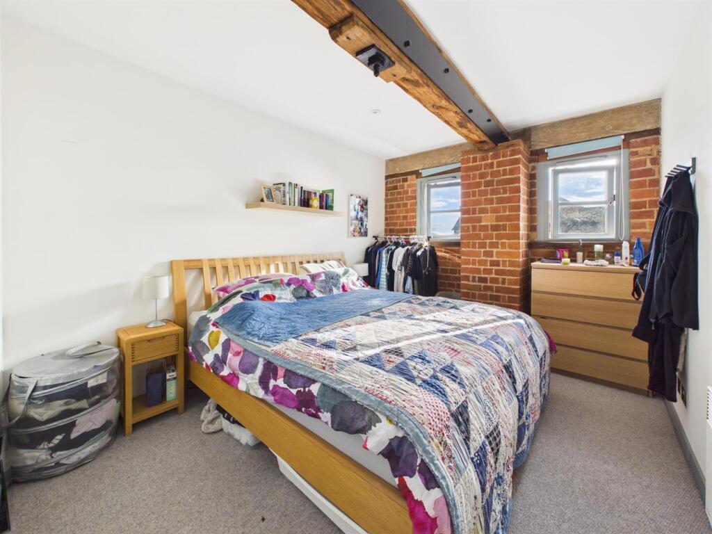 Apartment in Gloucester, Linden - View 4