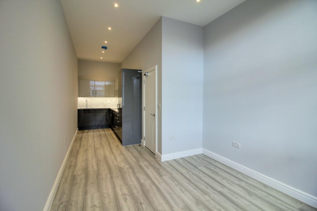 Apartment in Southend-on-Sea - View 4