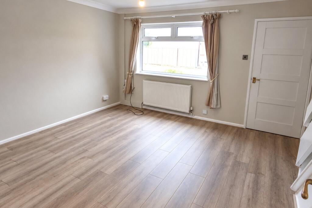 House in Flitwick, Central Bedfordshire - More