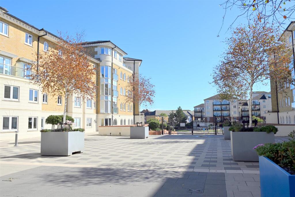 Hamilton Quay, Sovereign Harbour, Eastbourne photo 3