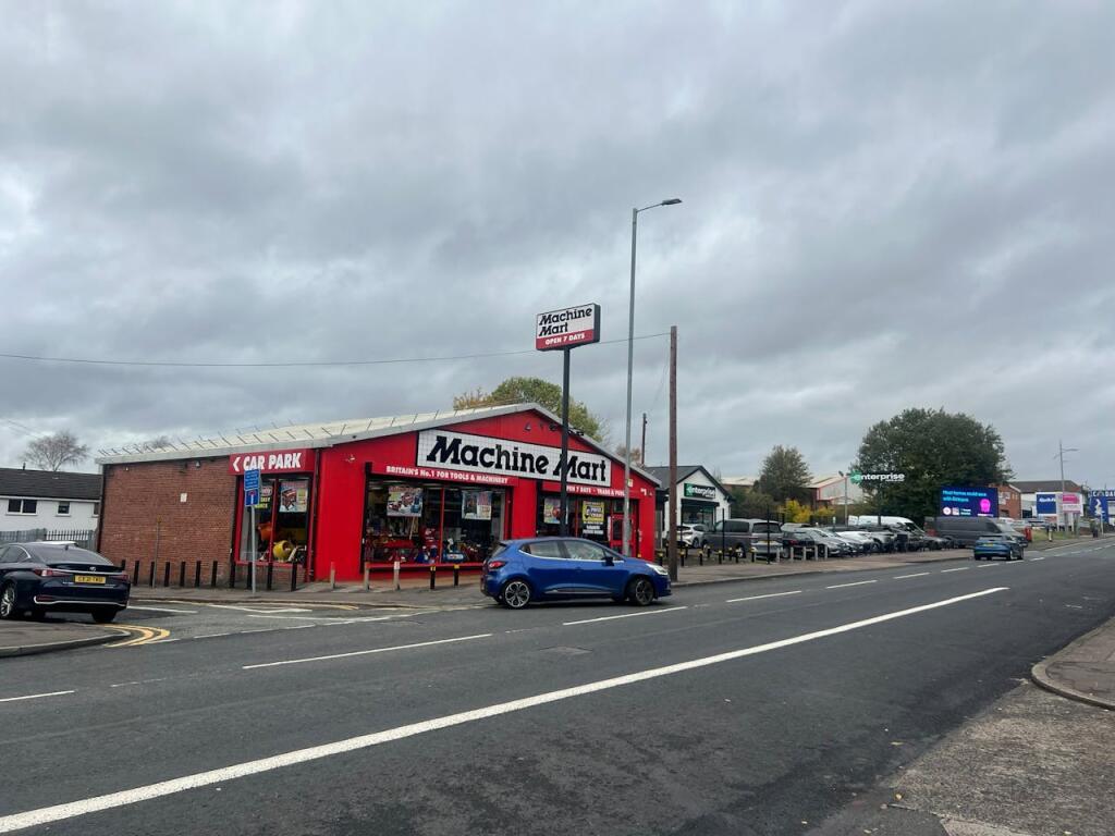 Main image of property: 209 Bury New Road, Manchester, M8 8DU
