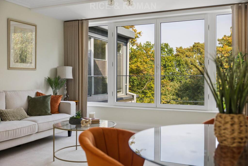 Apartment in Runnymede, Surrey - More