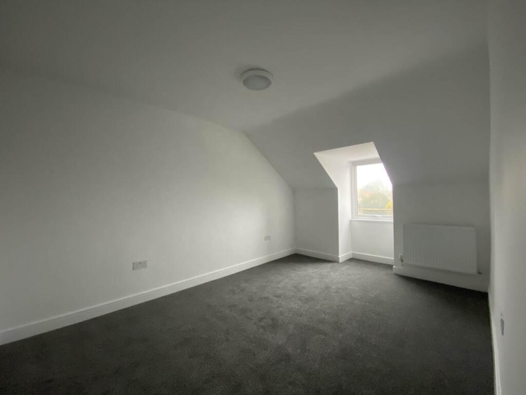 Main image of property: 6b Wallace Drive, Eaton Bray, Dunstable, Central Bedfordshire, LU6