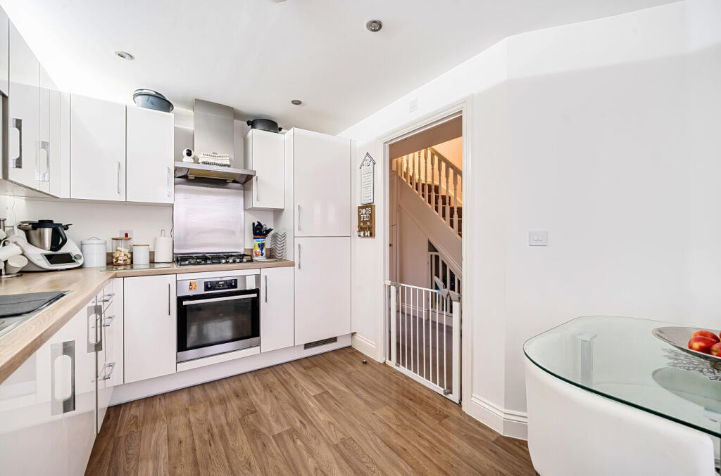 House in Spencers Wood, Ryeish Green, Shinfield - View 3