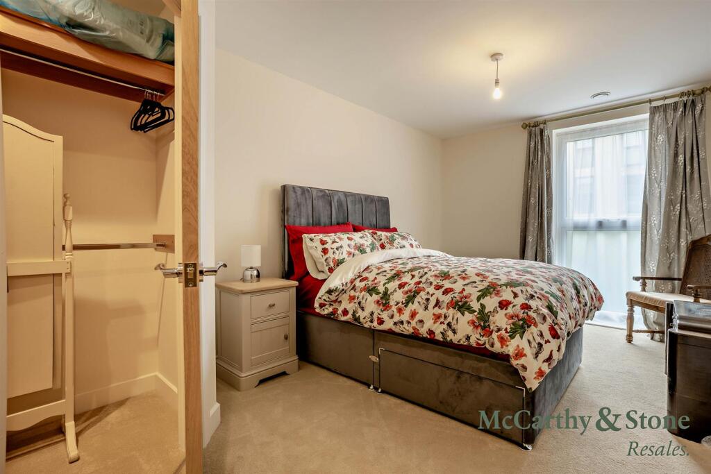 Apartment in Poole - More