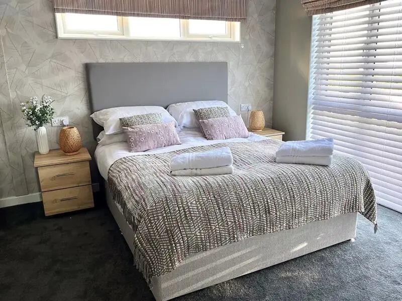Three Bed Ty Mor, Fishguard Bay Resort, Dinas Cross, Newport, Pembrokeshire, SA65 9ET photo 3