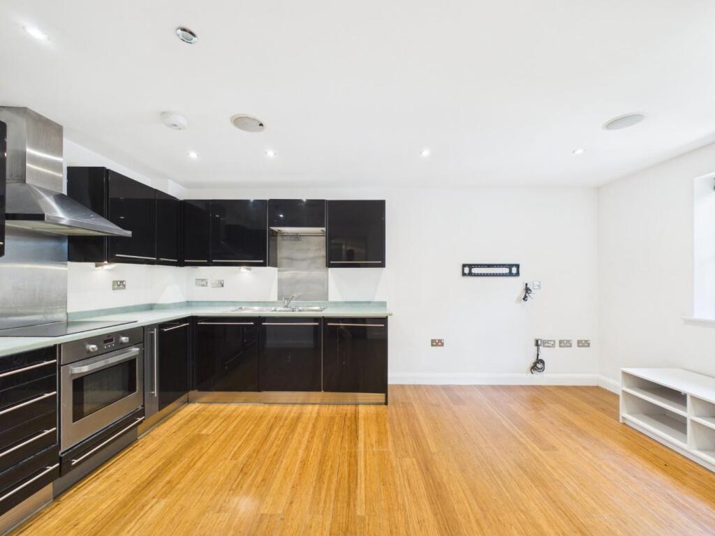 Apartment in Bristol, Old Market, St Philip's - View 2