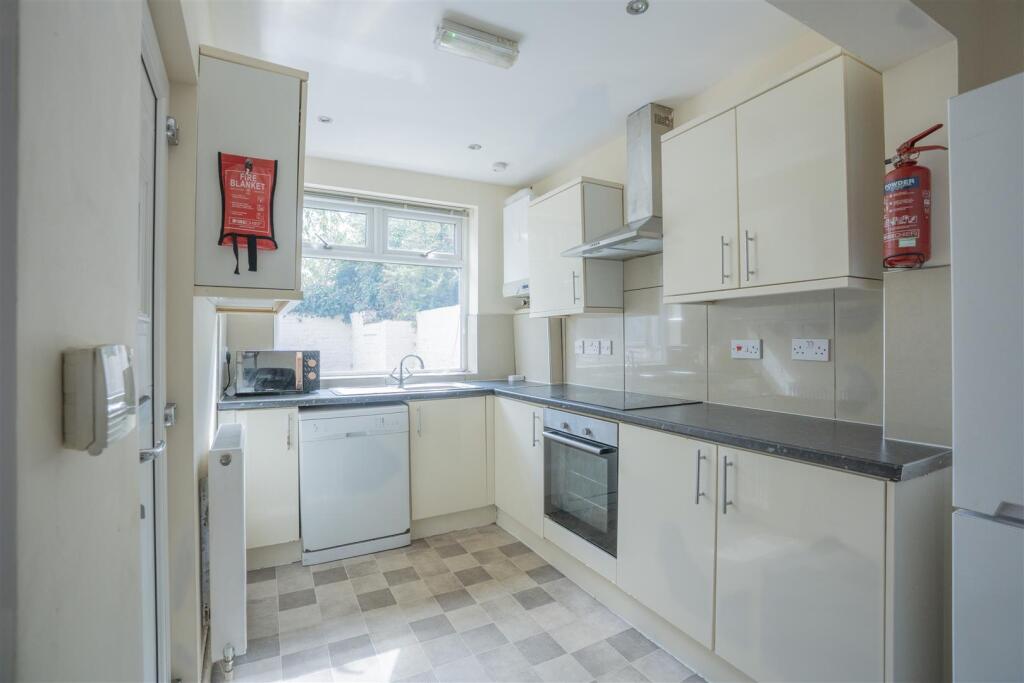 House in Sheffield, Moorfoot, Highfield - View 4