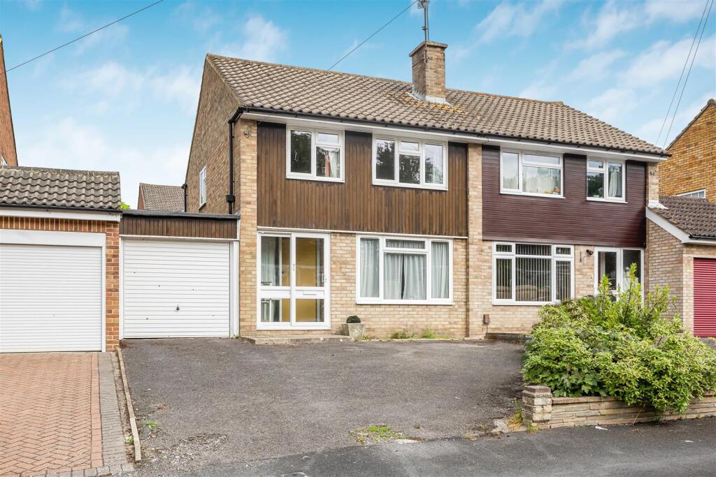 Main image of property: Trelleck Road, Reading