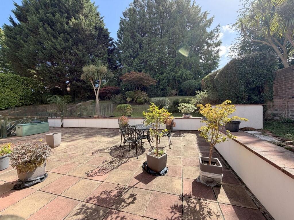 Apartment in Poole, Penn Hill - More