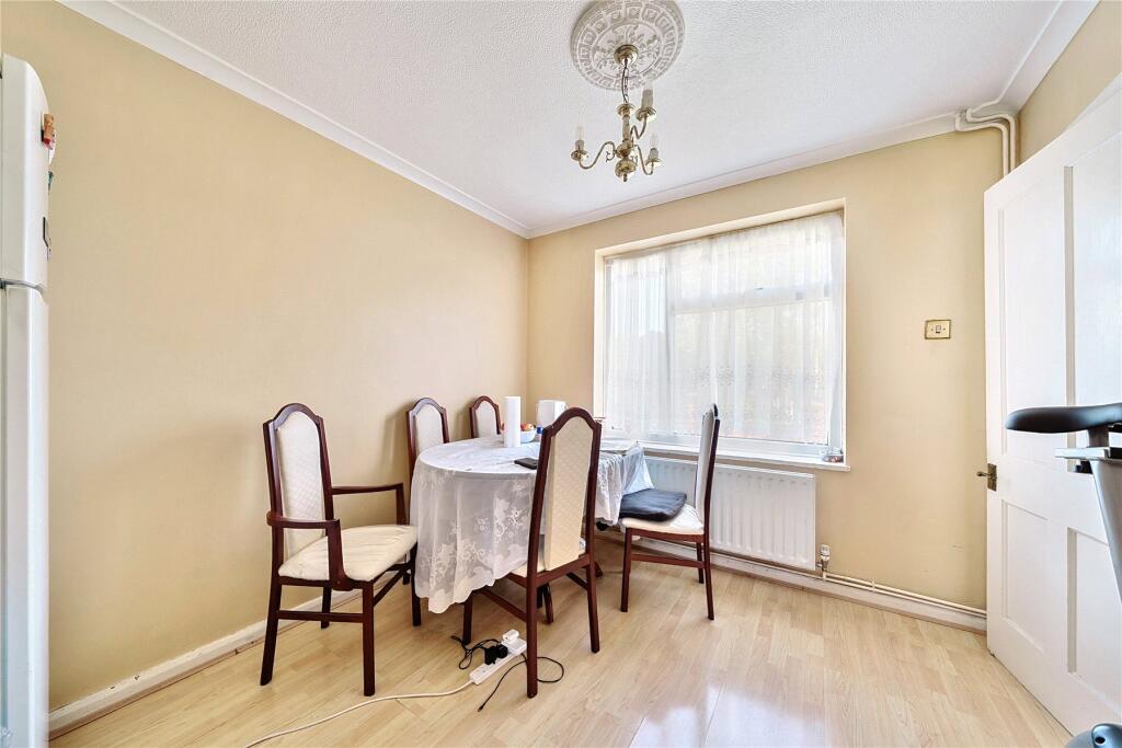 House in Orpington, Broom Hill, Ramsden - View 3