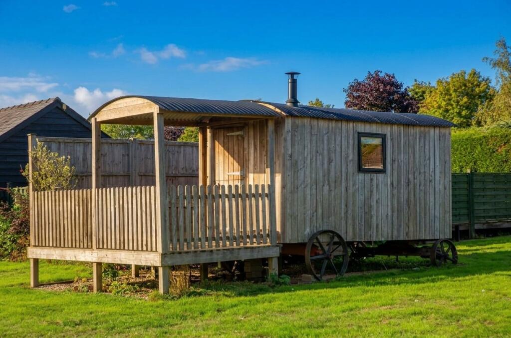House in Test Valley, Lockerley - More