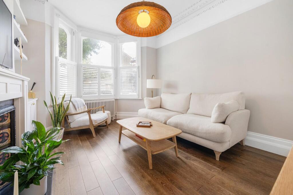 Apartment in London - More