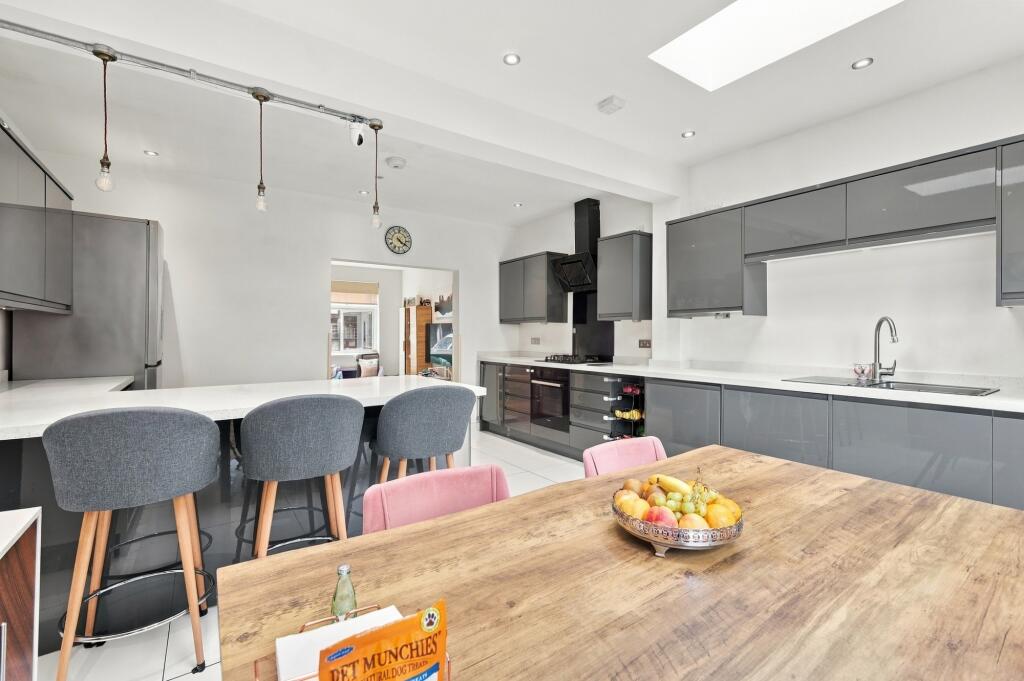 Tiller Road, Canary Wharf. E14 photo 4