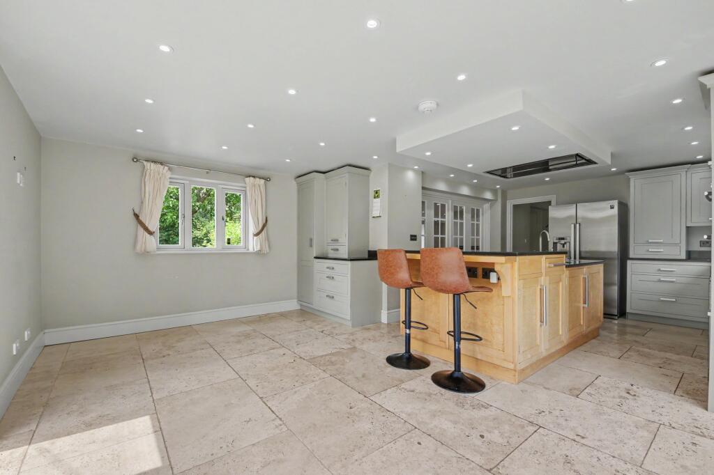 House in Southampton - View 5