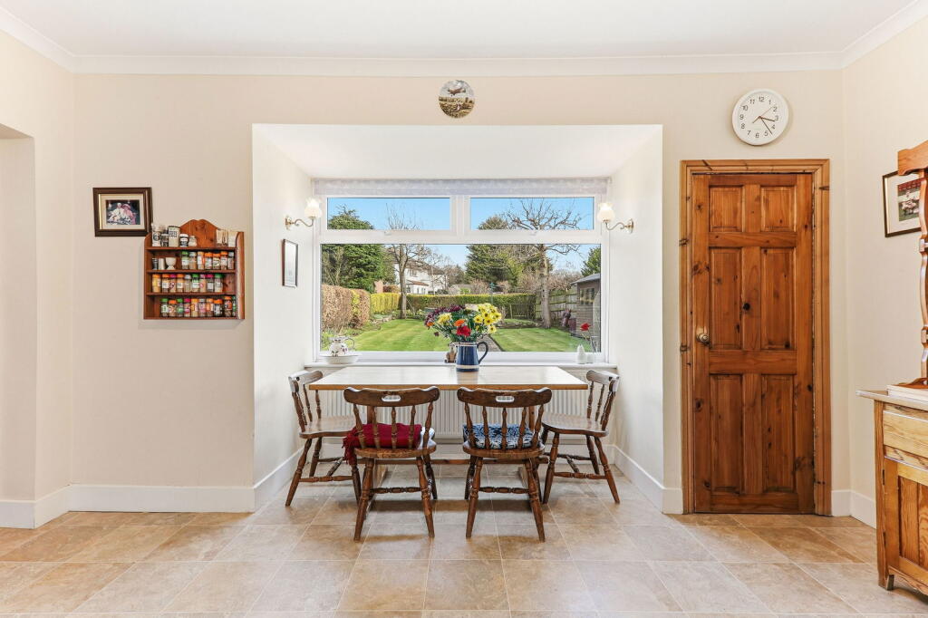 Mavis Avenue, Old Cookridge, Leeds, LS16 7LJ photo 3