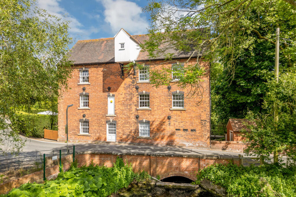 6-bed detached on Kirklington Mill, Kirklington, Newark, NG22, £750,000