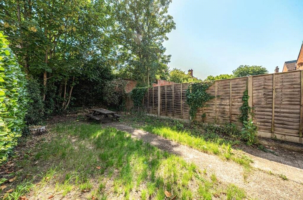 House in Guildford - View 5