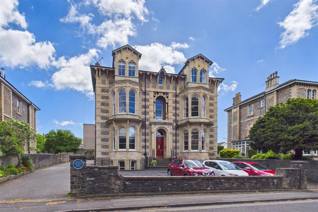 Main image of property: Prominent position in Mid Clevedon