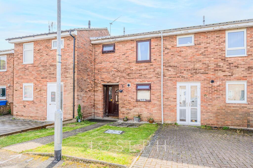 Main image of property: Merrion Close, Ipswich, IP2