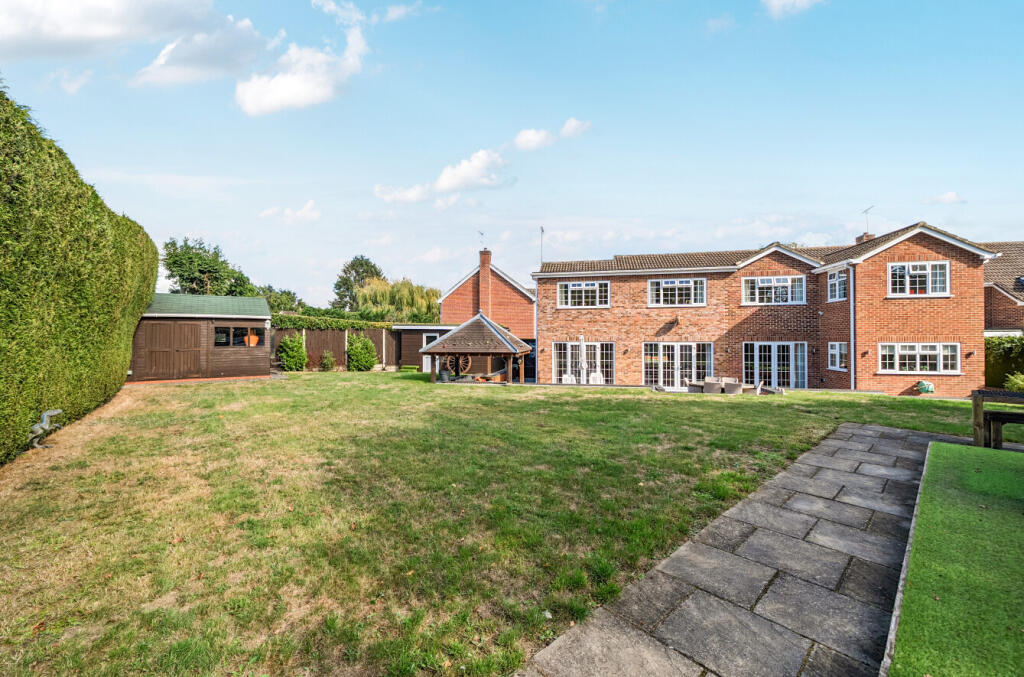 Sandford Drive, Woodley, Reading photo 3