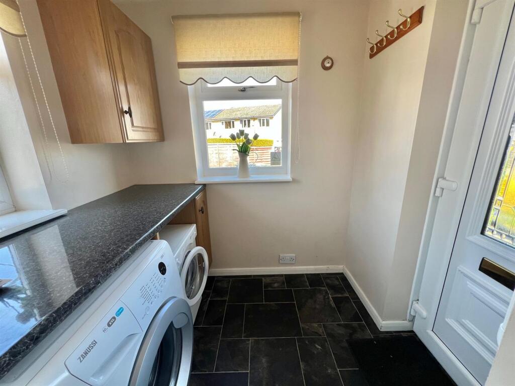House in Kirklees, Leymoor - More