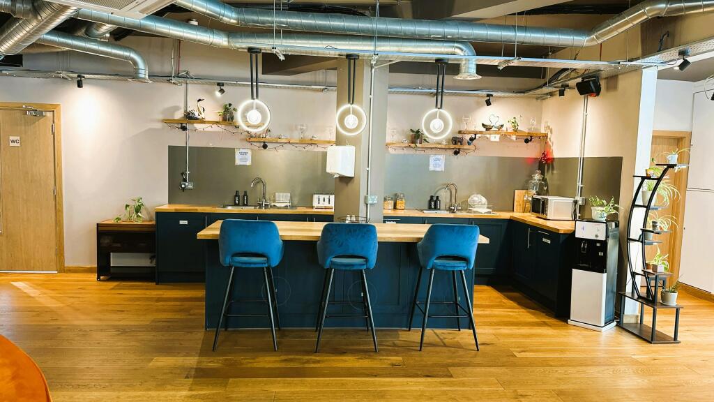 64 Great Eastern Street ground floor reception 1.jpg
