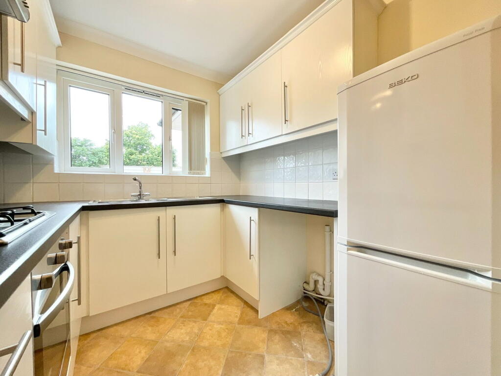 Apartment in Sefton, Liverpool City Region - View 4