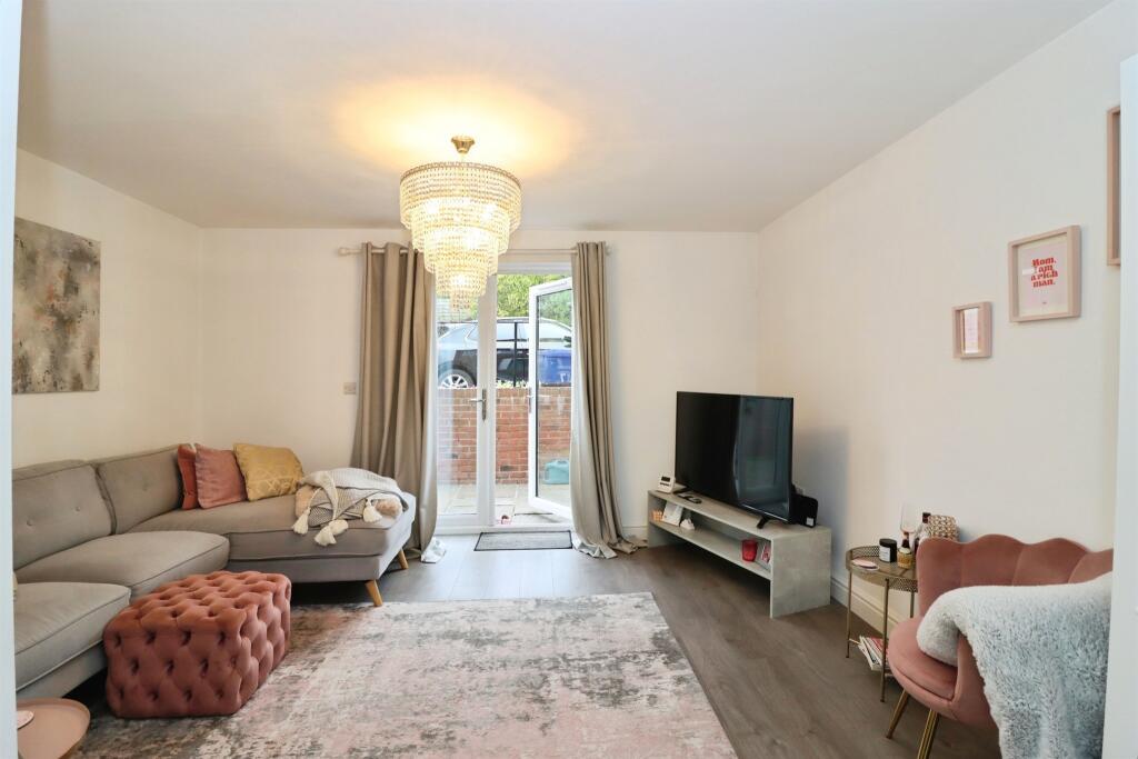 Chesterfield Road, Staveley, CHESTERFIELD photo 2