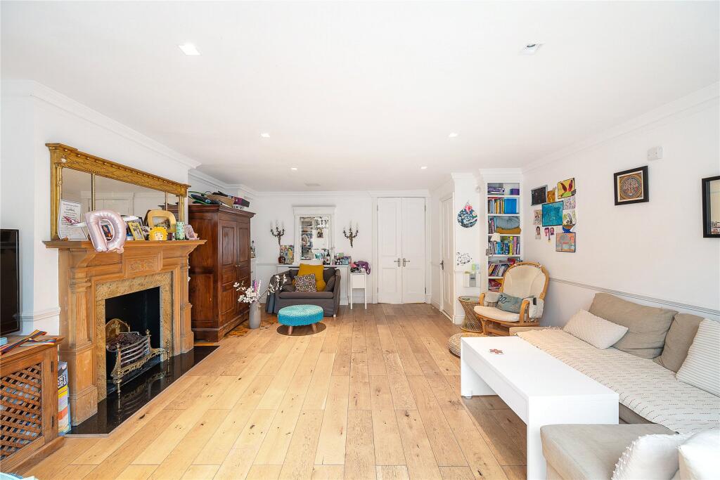 House in London - View 5