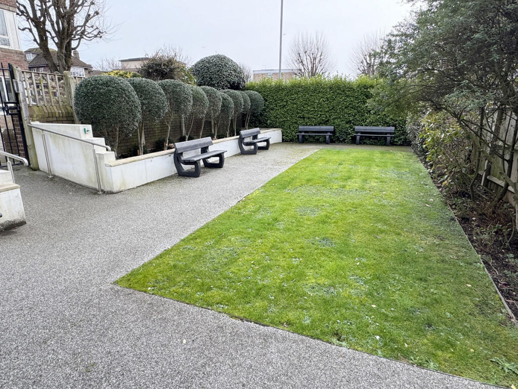 Apartment in Hove, Brighton and Hove - View 5