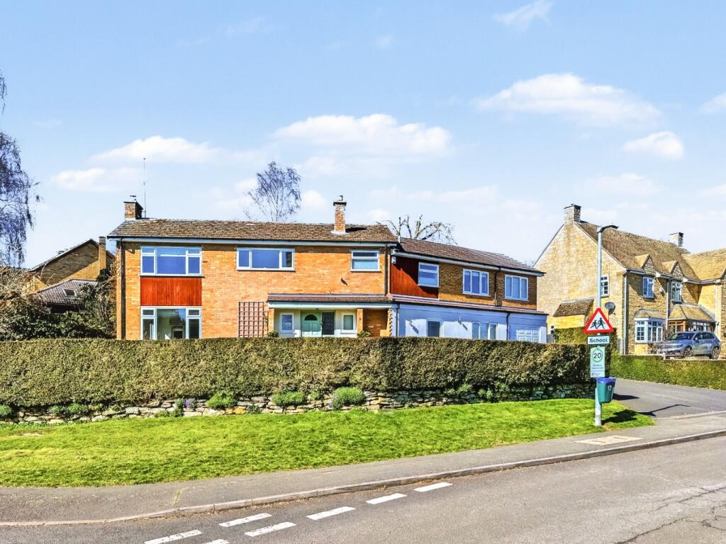 Main image of property: 2 Welton Park, Welton, NN11 2JW