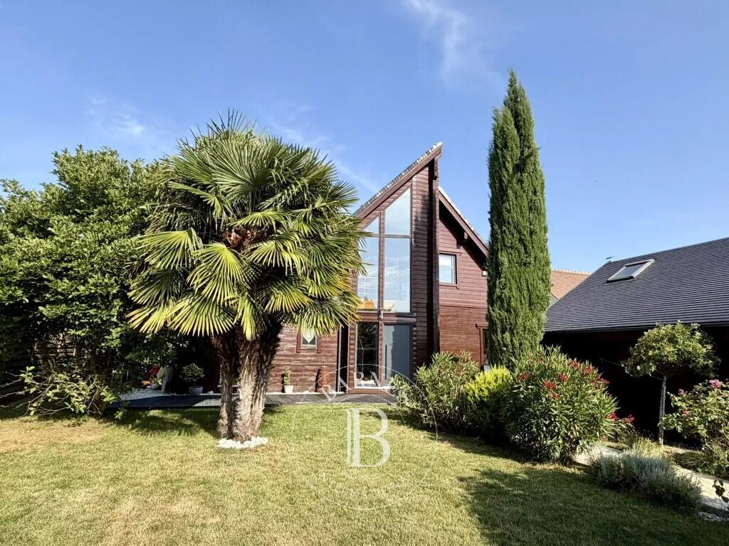 Main image of property: Gometz-la-Ville, Essonne, Paris-Isle of France