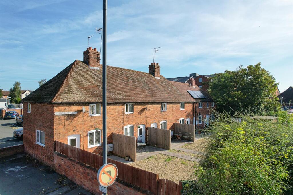 6-bed house on Laburnum Cottages, Grove Road, Stratford-Upon-Avon, £1,250,000