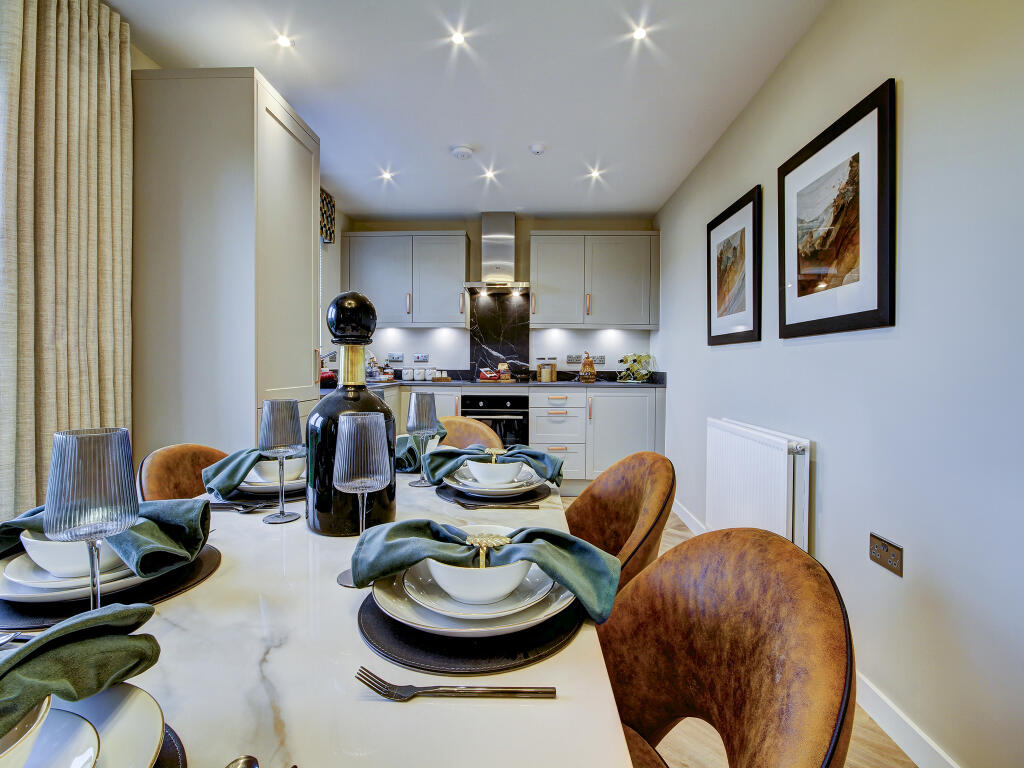 House in Longcroft, Falkirk - More