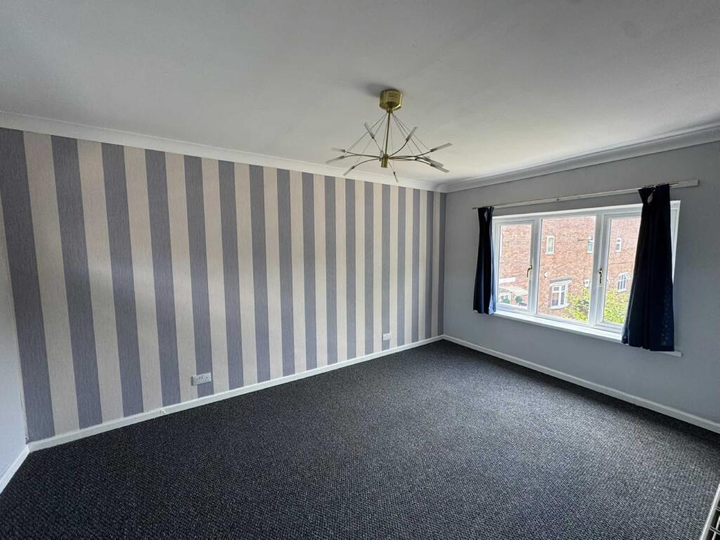 House in Newport - View 4