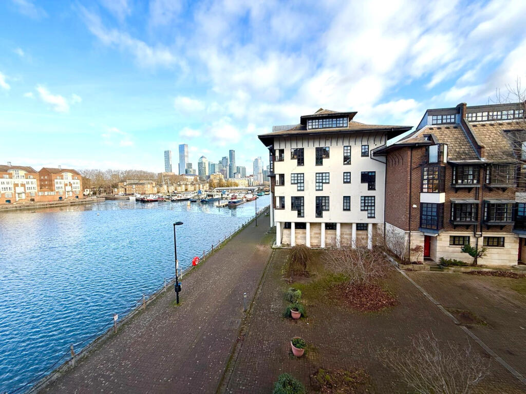 Main image of property: Rope Street, Surrey Quays, London, SE16