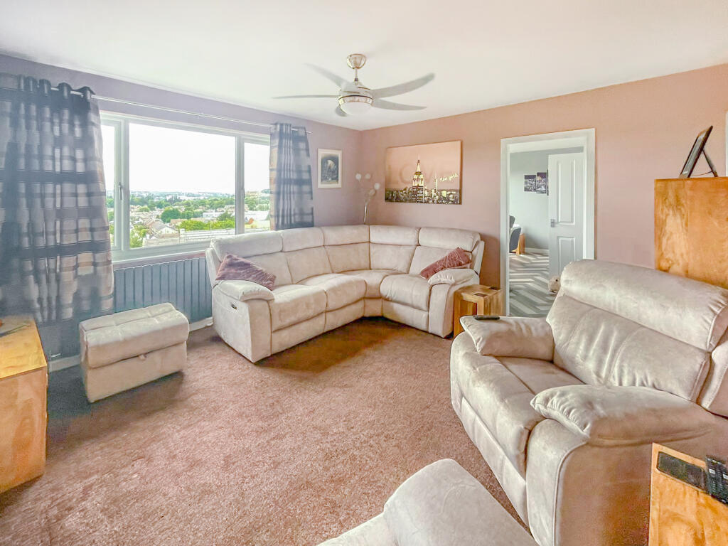 House in Huddersfield - View 2