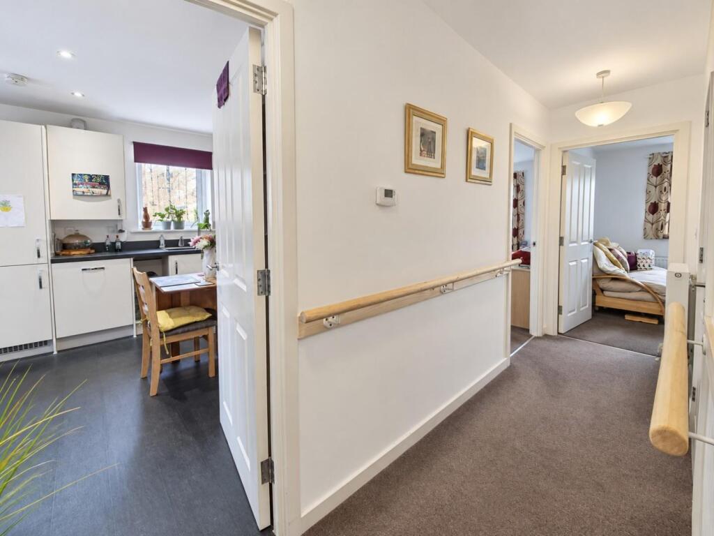 Apartment in Northampton - More