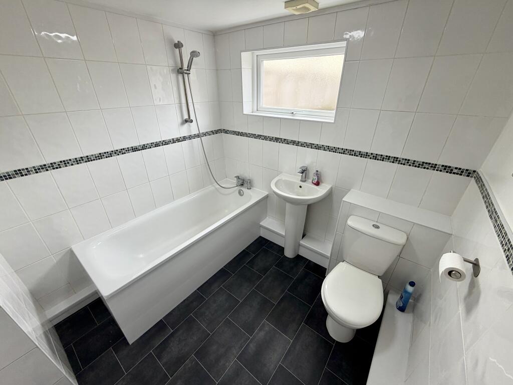 House in Rochester - View 5