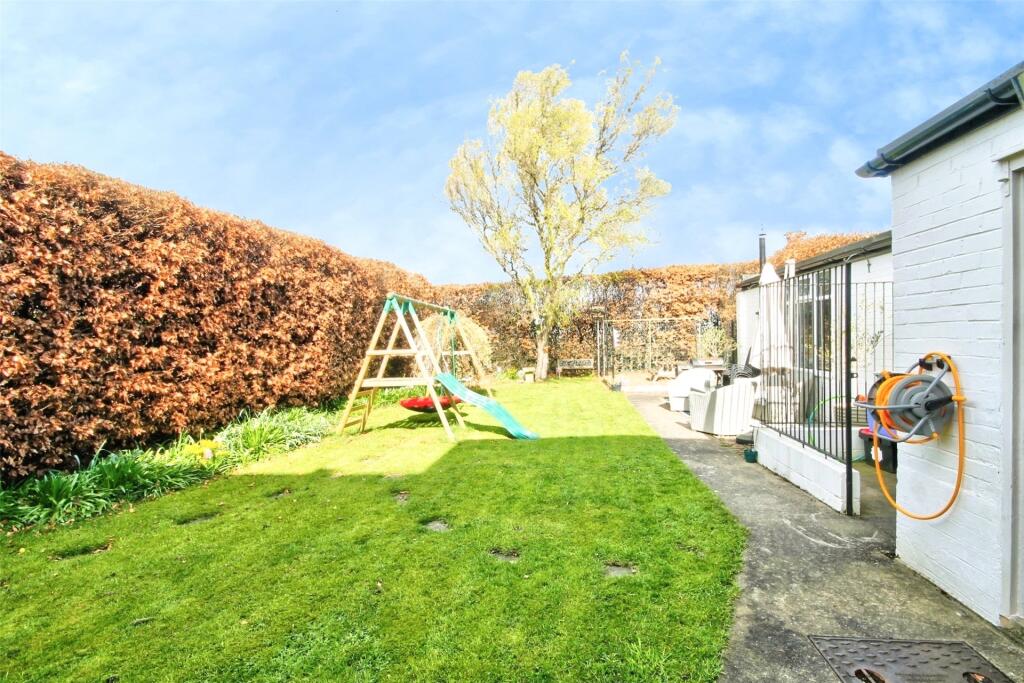 Waldridge Road, Chester Le Street, County Durham, DH2 photo 2